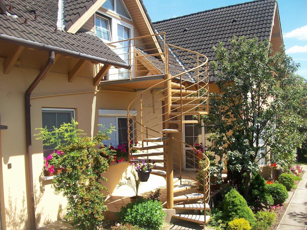 Apartman Soos -- Only For Relaxation, Not For Party! Шиофок Экстерьер фото