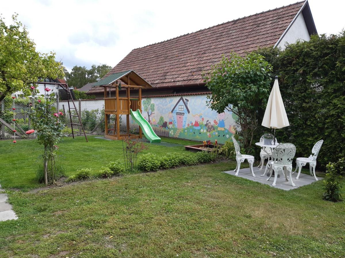 Apartman Soos -- Only For Relaxation, Not For Party! Шиофок Экстерьер фото